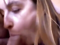 Je ke suce avant de me faire sodomiser
