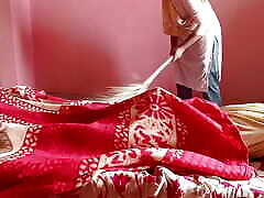 Pathan House Owner Kam wali maid ke samne apna lund hila rahe hai