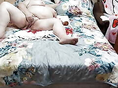 Mother-in-law masturbates horny fuck harf creamy pussy with a toy