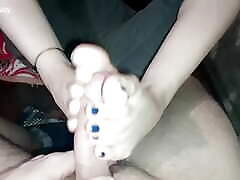 A hot game of fingers and soles while my boyfriend enjoys! Cumshot between the fingers fabulous!!