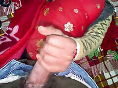 Desi bhabhi se muth mara liya desi boy