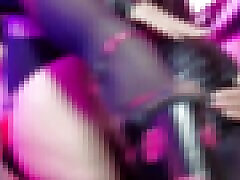 femdom domina eva latex heiße gummiherrin geben muschi lecken sklave in maske bdsm fetisch knick sexy großer arsch