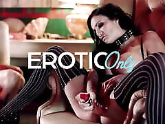 Brutal close-up of her hairy MILF cunt