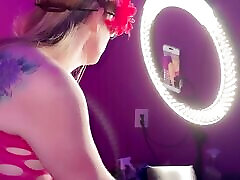 Realhotwife4u talking to her fans at a Live Stream creampie gloryhole party