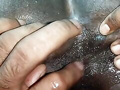 Hot bhabi took out water from chut with his finger