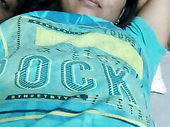 Mallu couple hot romance with hand job, Vaishnavy doing hand job with Sharun Raj cock, Mallu girl loves to do hand job