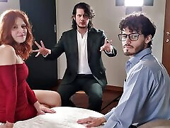 una coppia italiana fa un bbw rusi con fucktotum che termina con trio