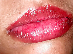 married women showing cute llip for her boyfriend