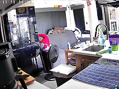 casa moglie ha deciso di pulire la casa...nudo catturato in cam