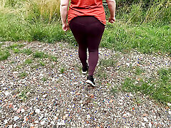 entraînement des seins sur les pâturages et les prairies