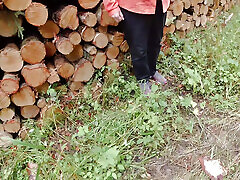 gifler ses seins dans la nature