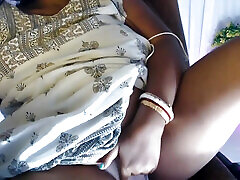 desi fille chaude seins mamelon sucer gode chatte putain