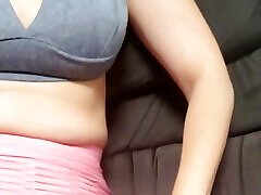 sexy geile reife frau mit leggings