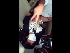 altamente raccomandato! mentre guida con il suo ragazzo, lei