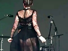 who is this bbw wake up morning butt pawg white big booty singer on stage