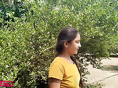 villaggio ragazza jadi girl videoing di sesso in fattoria