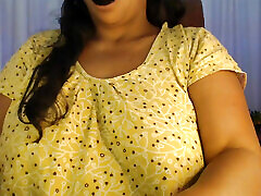 Sexy Hot Girl Boobs Press Gug in Mouth Show Dildo Show.