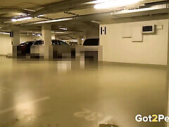 parkplatz bei got 2 pinkeln, wo mädels zum pissen kommen