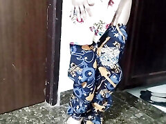 Buaa ki clarie pool daughter ko ghar me jabar dasti pakad ke pel diya