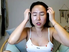Hot Japanese Teen Removes Her Bra And Masturbates