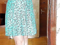 SEXY Hot Skirt White Legs Housewife Ladyboy Homemade Model Crossdresser