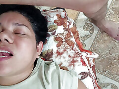 Mature lady sucking delicious