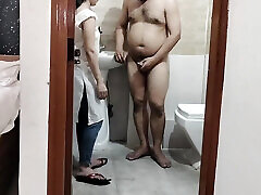 Big step brother ko two fack brutal marte bathroom me dekh liya