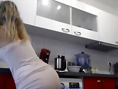 Sexydea in the Kitchen
