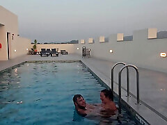 cazzo in piscina