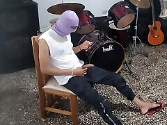 I MASTURBATE IN THE CLASSROOM WHILE FANTASIZING ABOUT FUCKING MY FRIEND