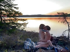 Verified Amateurs In Love At A Lake In The janet inphotos - Rosysky - 4k 30fps