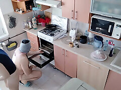 Amateur couple having hdating moza com in the kitchen