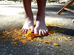 Giggles&039; Struts Feet In Heels