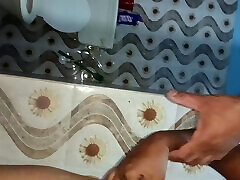 My wife Saranya bath show