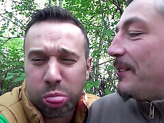 Threesome anal fuck in double penetration pound