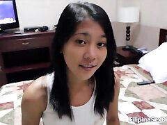 Petite Pinay finds smooth talking foreigner to fuck