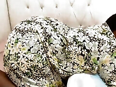 I Love saudi lady on bed