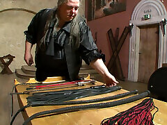 BDSM Germany - I Like to Be Submissive