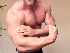 Young Muscle God Built to be Adored Young Muscle God Built to be Adored