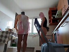 Amateur Couple Cooks yiung girls hairy pusy fuck in the Kitchen