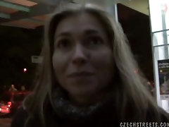 Horny Czech MILF gives her amau liu ass an amazing blowjob
