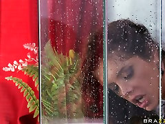 Voracious xxx devirgados Le gets her asshole stretched by Keiran Lee