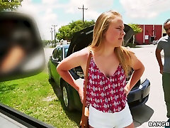 Nasty blonde bitch Alyssa xxx czarne banged well in dudes car