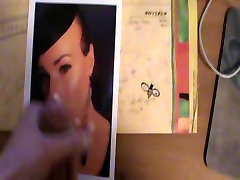 me cumming on a sexy girls pic