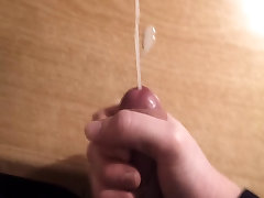 Student shoots a nice load cumshot ... cums on desk
