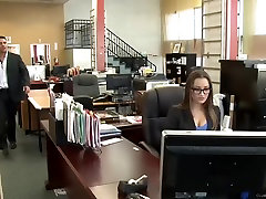 Dani Daniels Trop Excitée de Travail