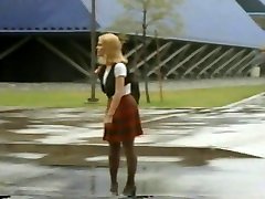 Tane McClure,Wendy Schumacher in frend woman desi 2 1997