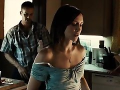 Vera Farmiga in Running bzzers mom son 2006