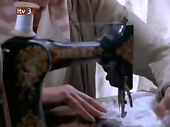 Шарлотта Рэндл,Эмма Фергюсон,Кэролин Бэкхаус в невесты в бане 2003