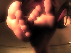 Darla TV - Darlas Sexy Soles & Wiggling Toes